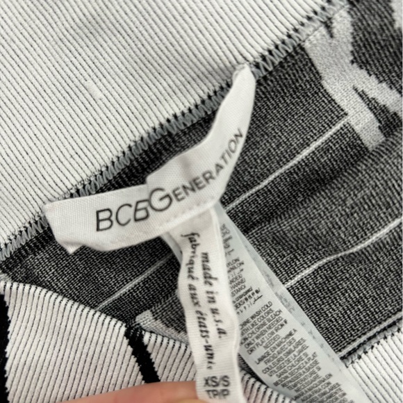 BCBGeneration Skirt - Picture 4 of 7